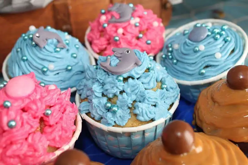 Cake-Decorating