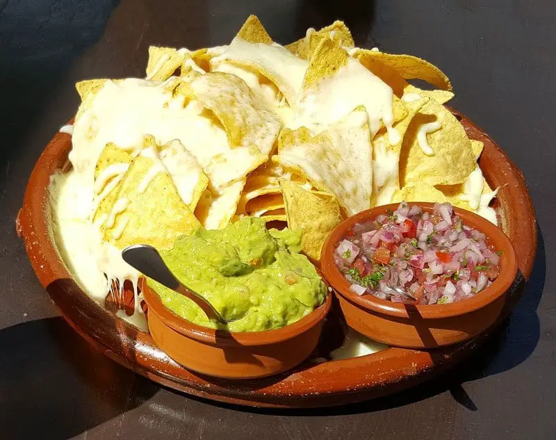 Guacamole-and-tortilla-chips