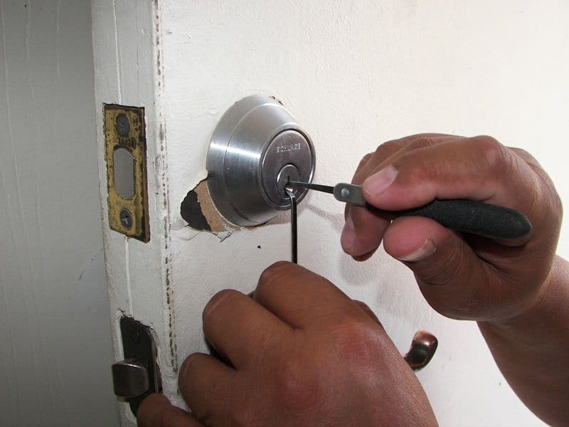 Lock-Picking