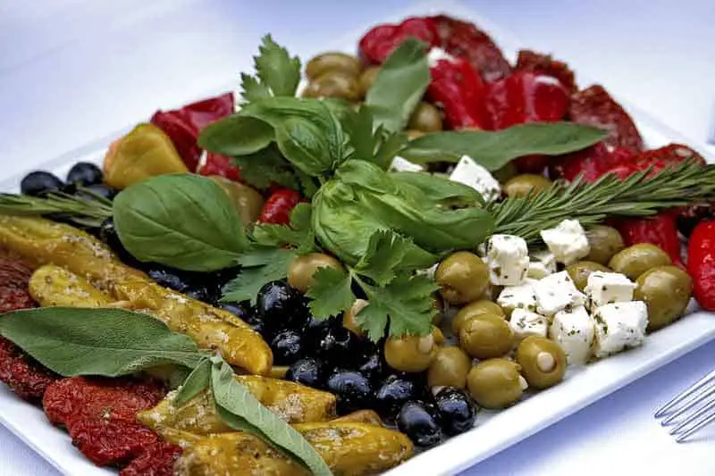 Cold-Mediterranean-Sharing-PlatterPlatter